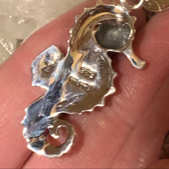 🌷NWT Block inlay seahorse pendant - Picture 3 of 8